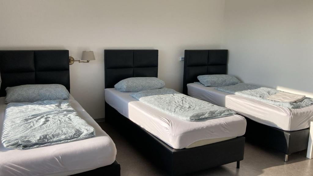 Pension Highway 3 - Bielefeld Paderborner Straße 290 - Triple Room With Balcony
