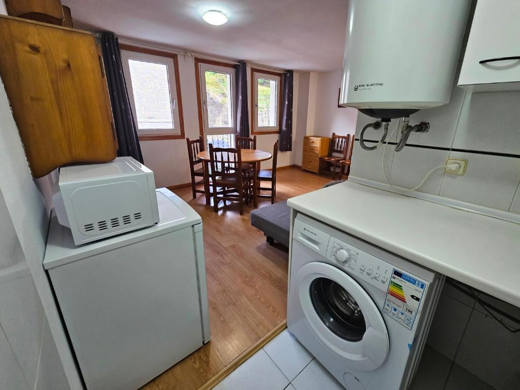 Kuchyň nebo kuchyňský kout v ubytování Apartamentos 3000 Formigal