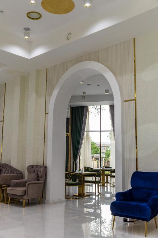 Posezení v ubytování Firdavsi Building Center 4Rest Apartments