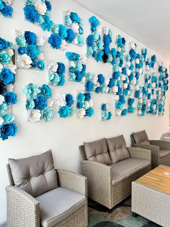 Posezení v ubytování Legacy Hotel