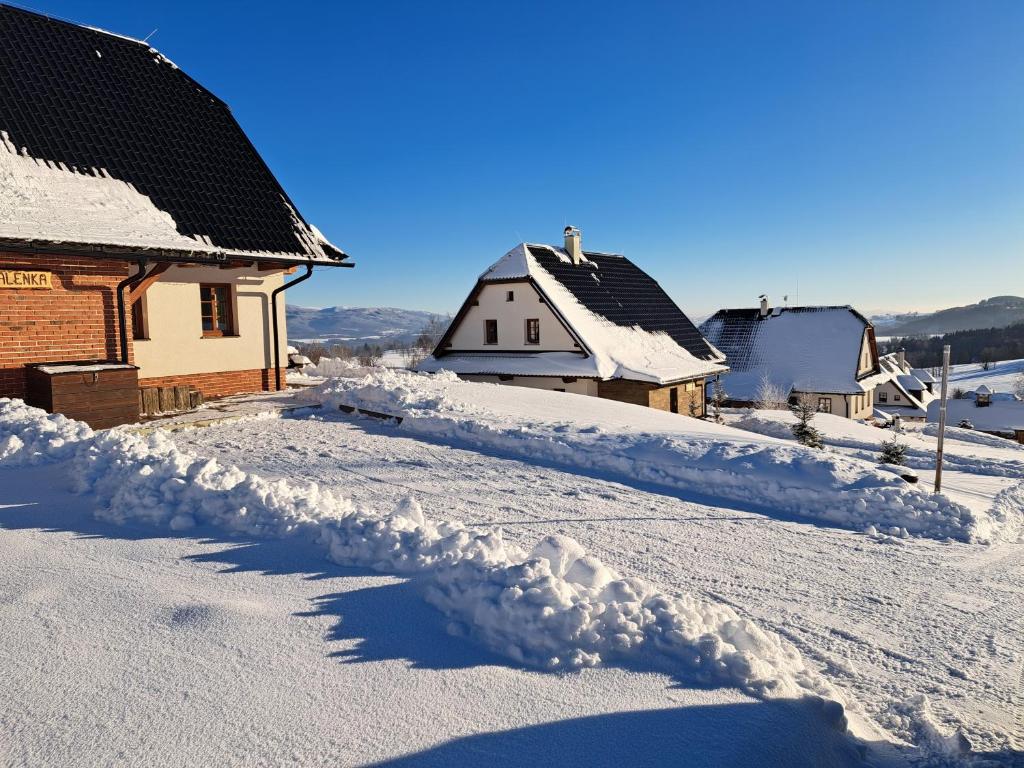 Chalupy ABJ a Apartmány ve Stodole ABJ Kraličák v zimě