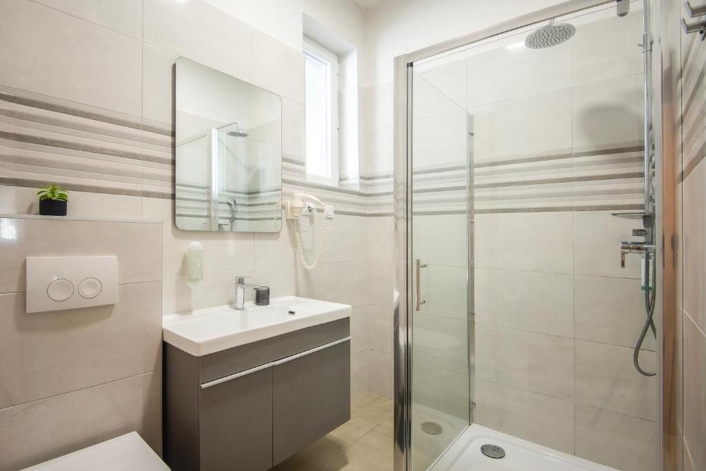 D&A Amphitheatre Apartments with free parking - 9