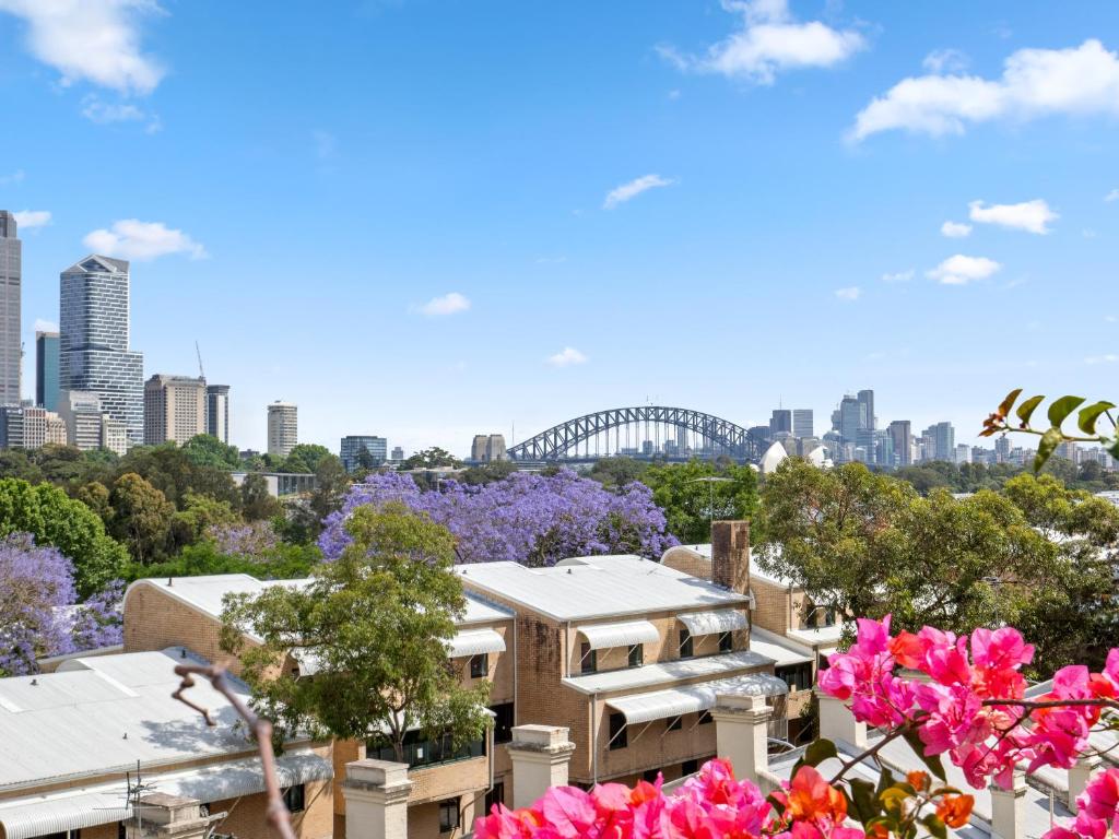 Nespecifikovaný výhled na destinaci Sydney nebo výhled na město při pohledu z hostelu