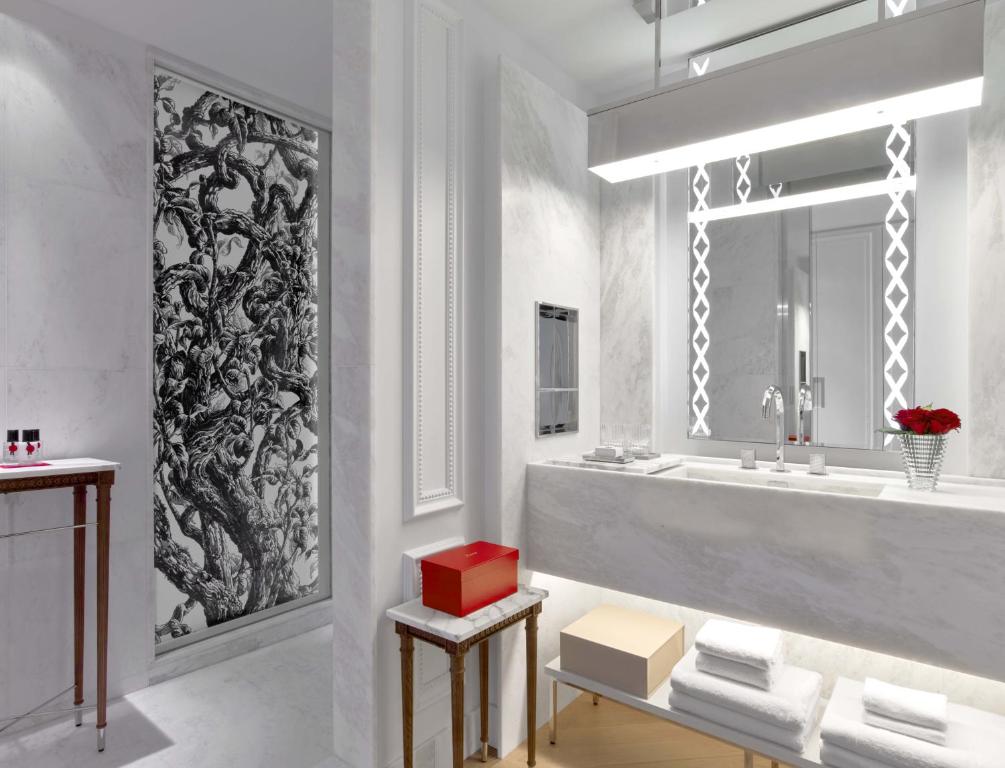 Baccarat Hotel and Residences New York photo 4