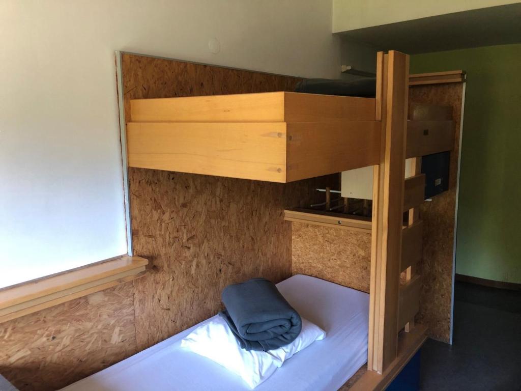 Auberge de Jeunesse HI Annecy - 5人部屋 専用シャワー付 - 共用トイレ