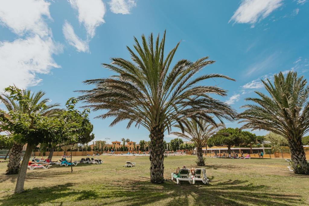 Zahrada ubytování Camping & Bungalows Platja Brava