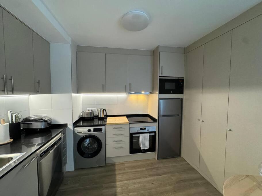 Kuchyň nebo kuchyňský kout v ubytování Modern Loft in Pas de la Casa, wifi, ski
