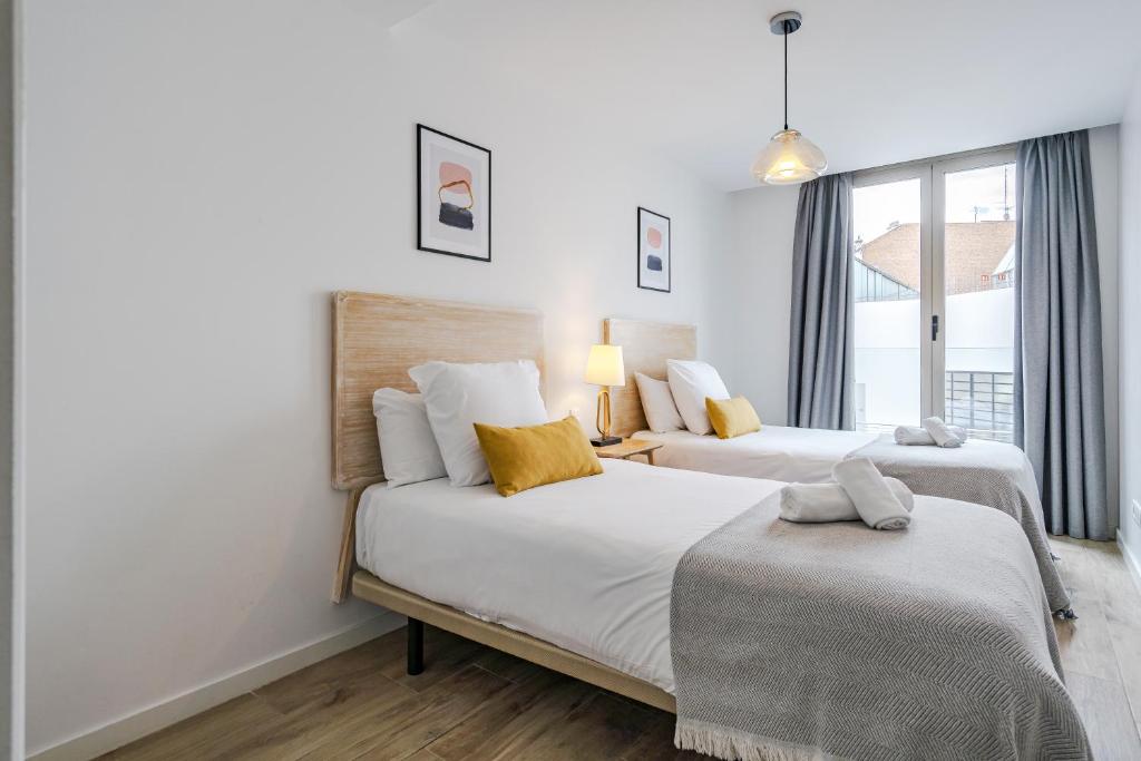 Feelathome Goya Apartments - 17