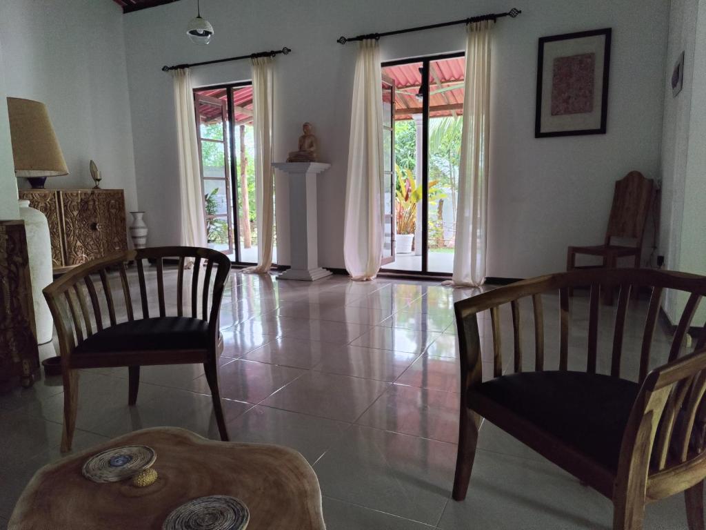 Posezení v ubytování Villa Lyvie ayurvedic hotel