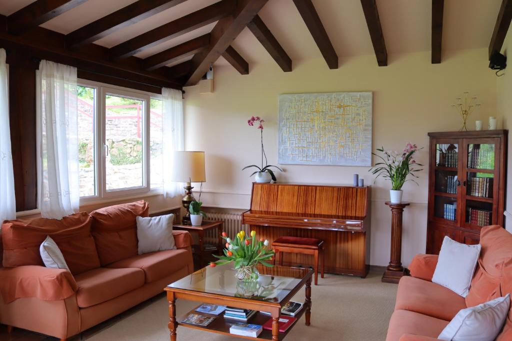 Posezení v ubytování Hotel Rural Irigoienea