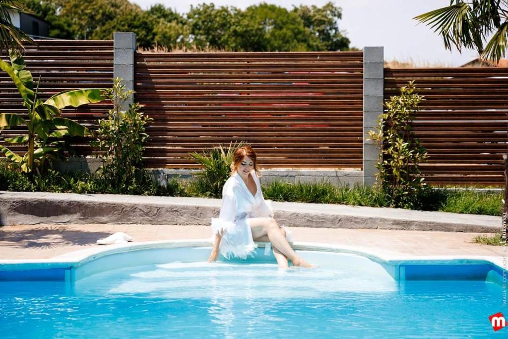 Piscina di Captain Niko Apartments o nelle vicinanze