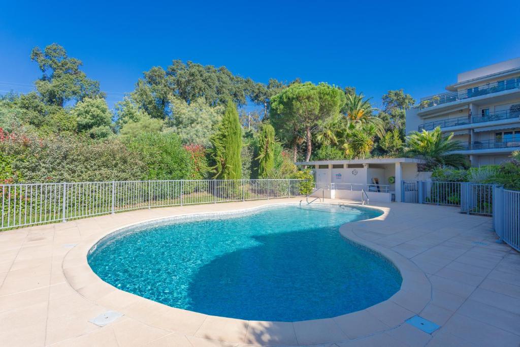 Photo de la galerie de l'établissement Appart Belle terrasse St-Raphaël, à Saint-Raphaël