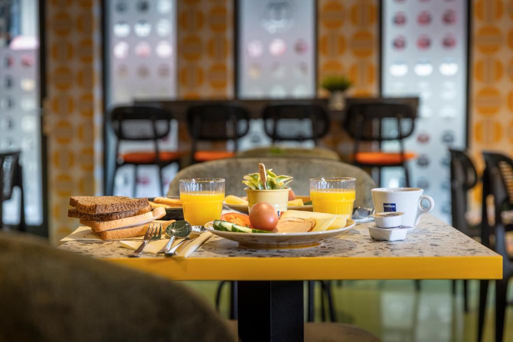 Tourist Inn Hotel Amsterdam - Resim 10