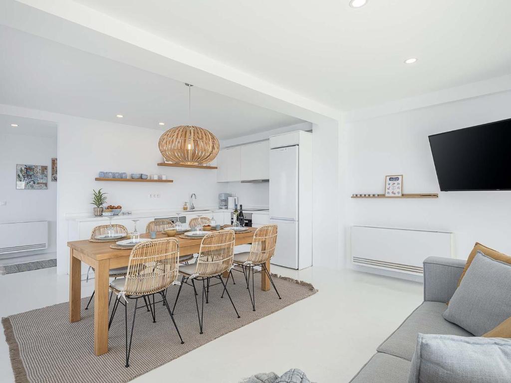 A television and/or entertainment centre at Villa Kyma