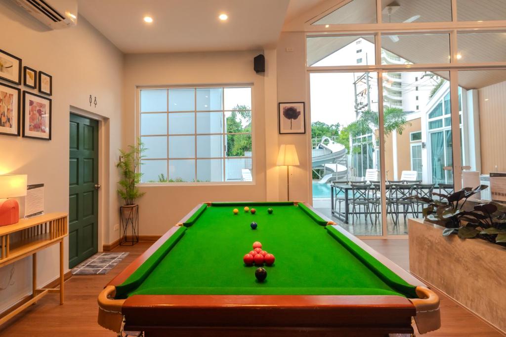 Biliár nebo kulečník v ubytování BellaBella Private Pool Villa Hua Hin