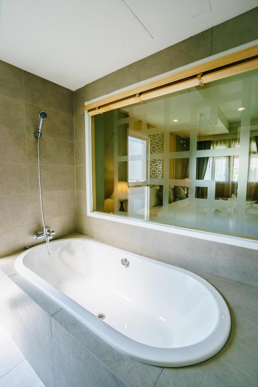 Moon Dragon Hotel - Resim 31