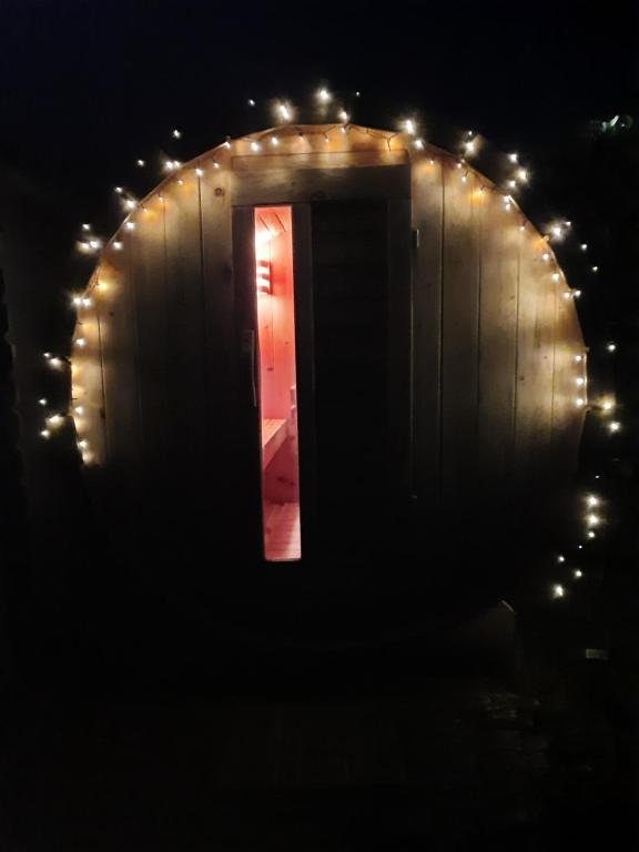 Galeriebild der Unterkunft Ferienhaus "Auszeit mit Herz" im Ferienpark Extertal - Kamin, Fass-Sauna, Massagesessel in Extertal
