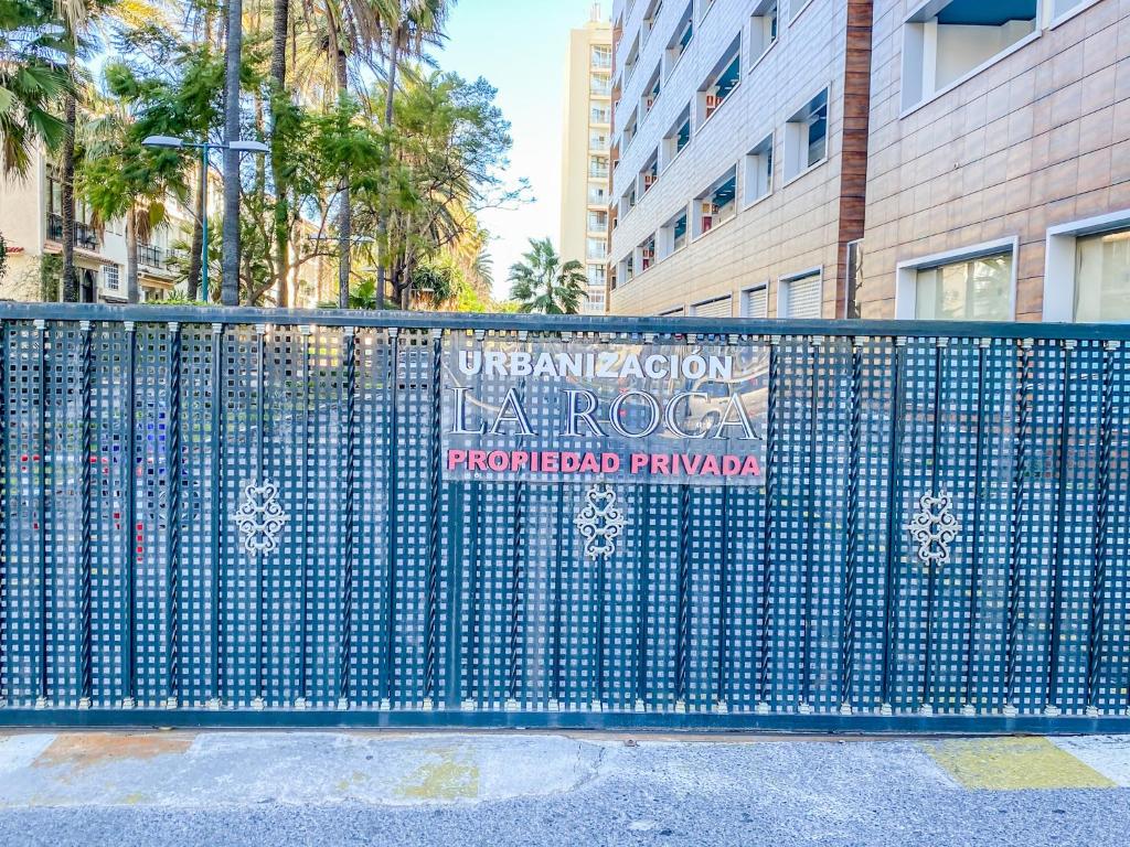 Zdjęcie z galerii obiektu Primera linea de playa, aparcamiento y wifi gratis w mieście Torremolinos