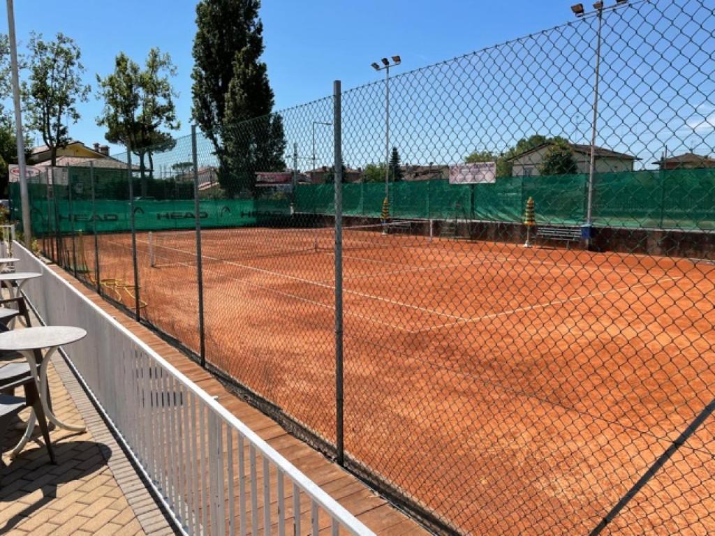 Tenis a/nebo squash v ubytování Hotel Savoia nebo okolí