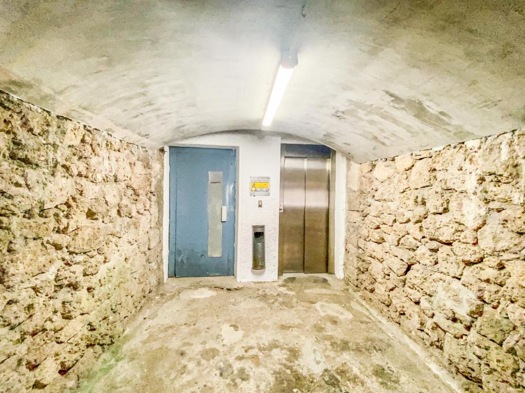 Zdjęcie z galerii obiektu Primera linea de playa, aparcamiento y wifi gratis w mieście Torremolinos
