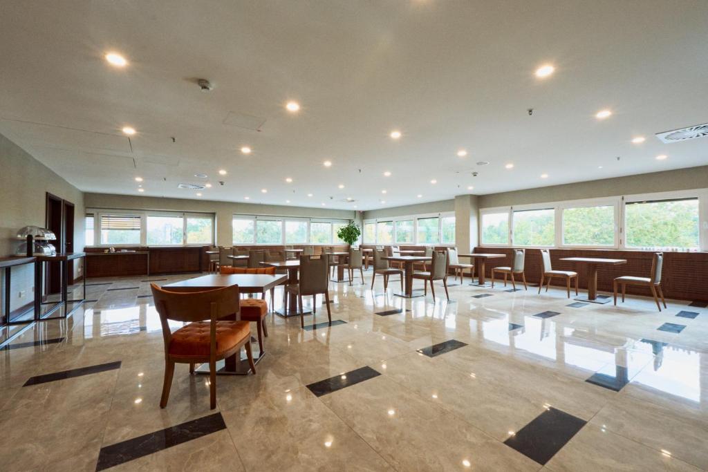 Posezení v ubytování Puzzle Hotel Airport Frankfurt