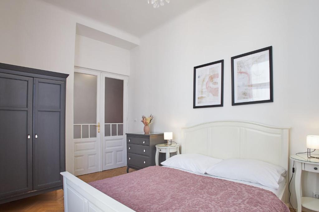 Charles Bridge Premium Residence - Resim 17