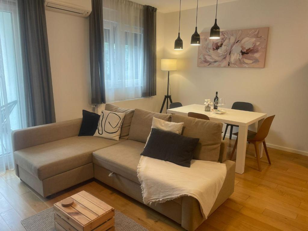 Moderna Apartment URBAN STAY