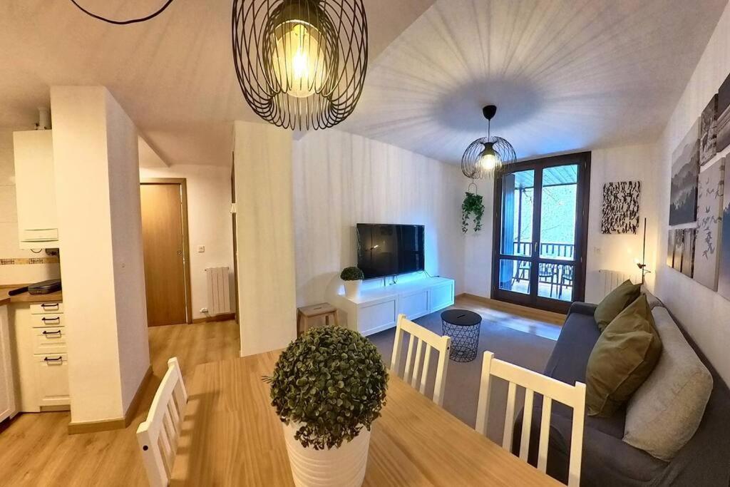 Kuchyň nebo kuchyňský kout v ubytování Mimosa 5 con terraza - tucasaenlospirineos