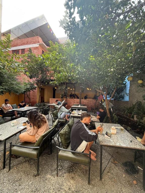 Restaurace v ubytování Kwabahal Garden Hostel