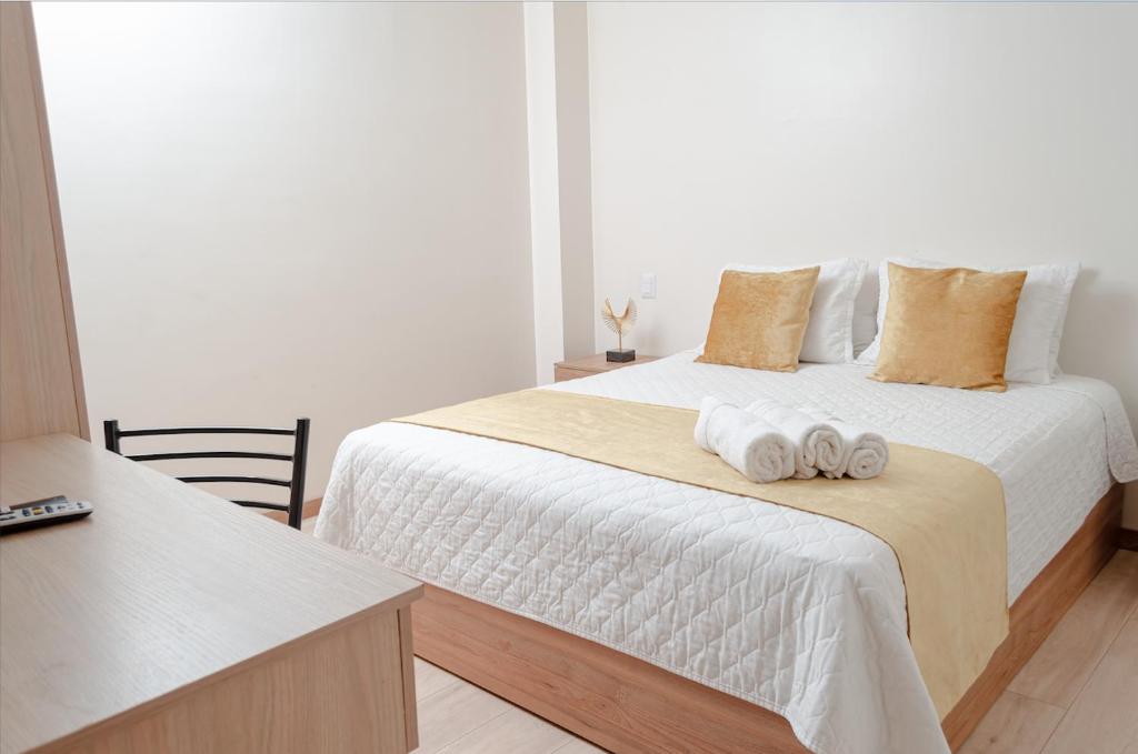HOTEL BRIST0L CUENCA Centro Histórico - Two-Bedroom Apartment