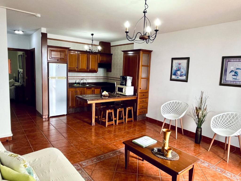Kuchyň nebo kuchyňský kout v ubytování Apartamentos Los Verodes