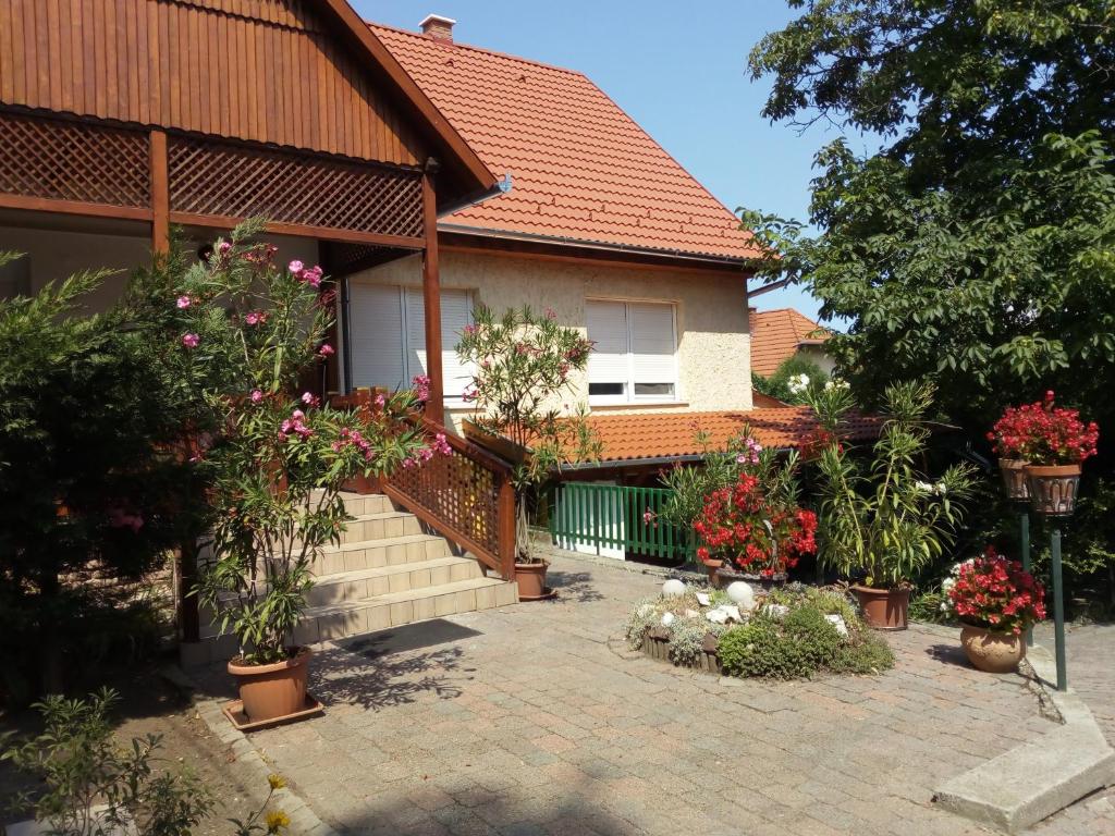 Mézeskalács vendégház 8630 Balatonboglár, 41 Árpád utca kép - 1