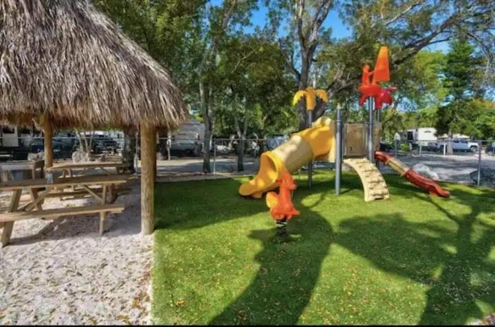 Zahrada ubytování RV by the Sea - Glamping in the Keys - Sleeps 6
