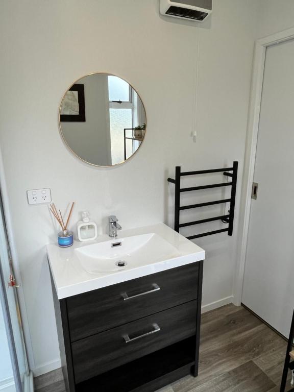 Lakeside cozy studio - Resim 7