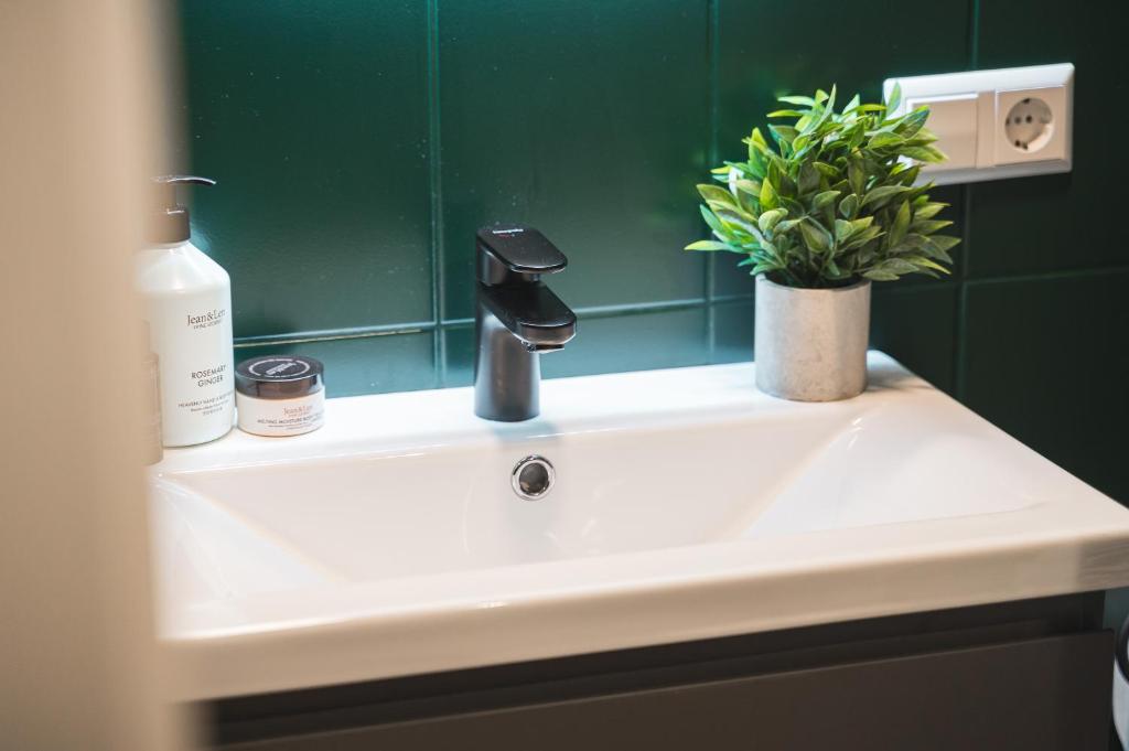 JUNGLE No5 Boutique Hotel - Stuttgart City-Center - Resim 27