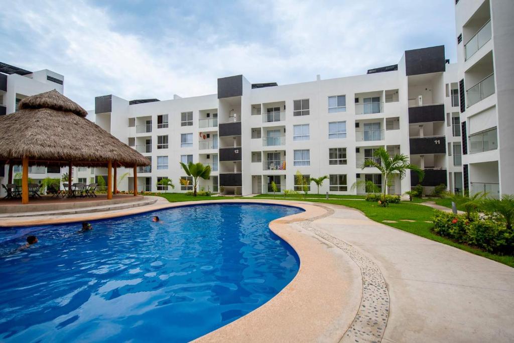 Cozy 2-Bedroom Retreat with Pool Access