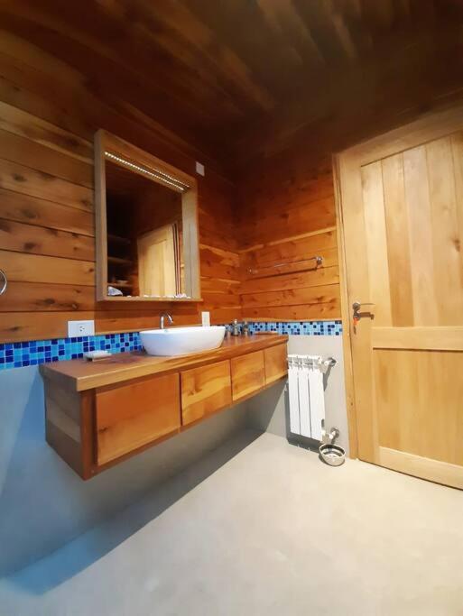 Koupelna v ubytování Casa moderna en el bosque