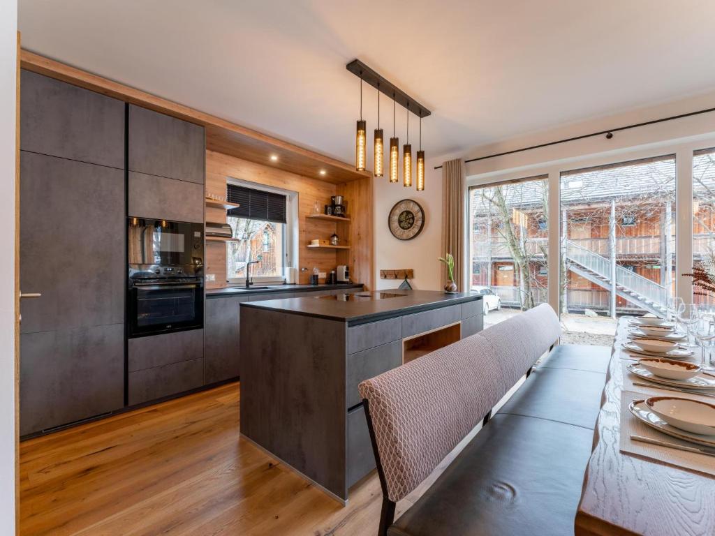 A kitchen or kitchenette at Mountain Chalet Arnica