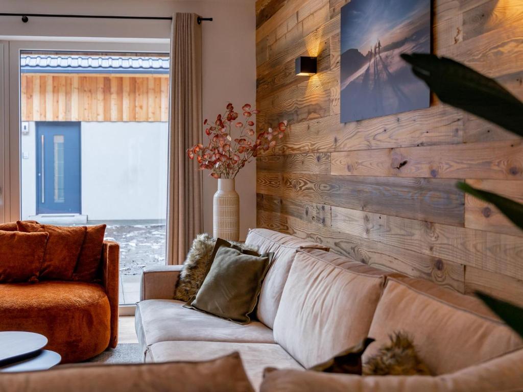 A seating area at Mountain Chalet Arnica
