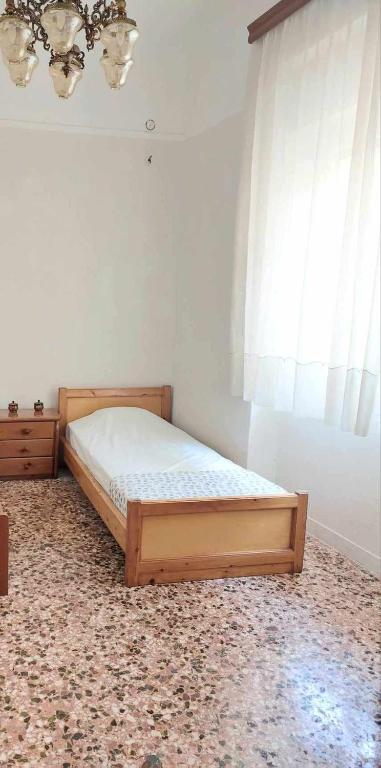 Postel nebo postele na pokoji v ubytování Κρεβάτια σε κοιτώνα 5' from metro
