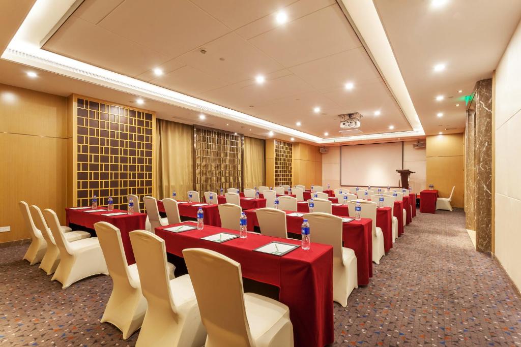 Konferenční prostory v ubytování Holiday Inn Shanghai Vista by IHG - Easy access to travel spot city walk