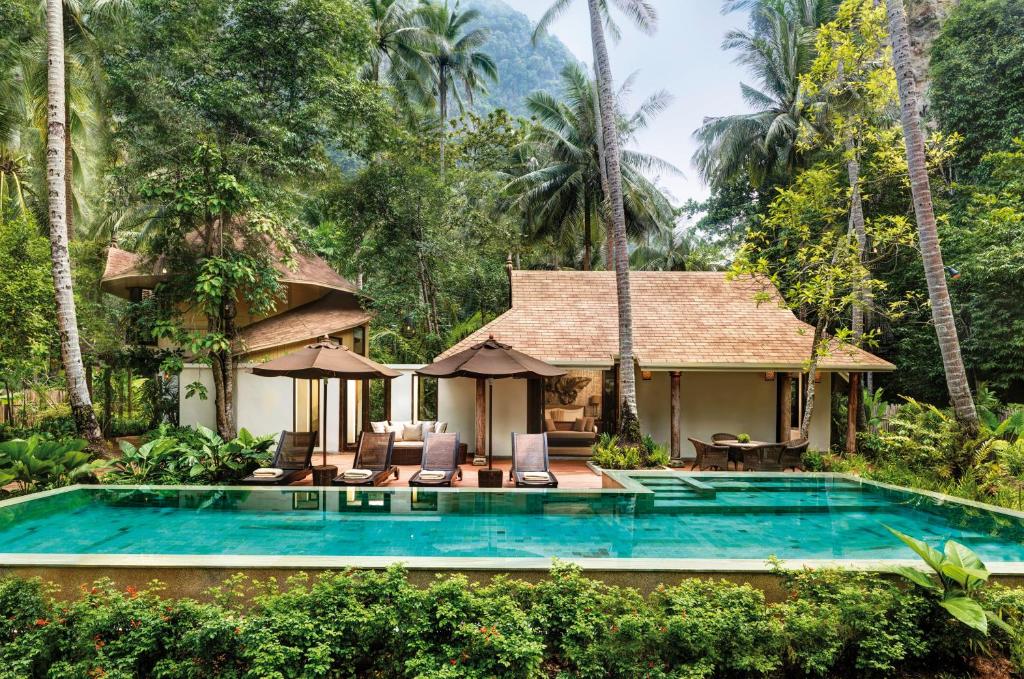 Krabi resort with private pool villas - Rayavadee
