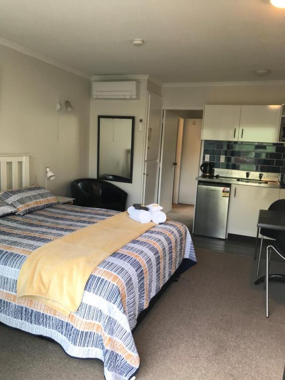 Kuchyň nebo kuchyňský kout v ubytování Sahara Motels