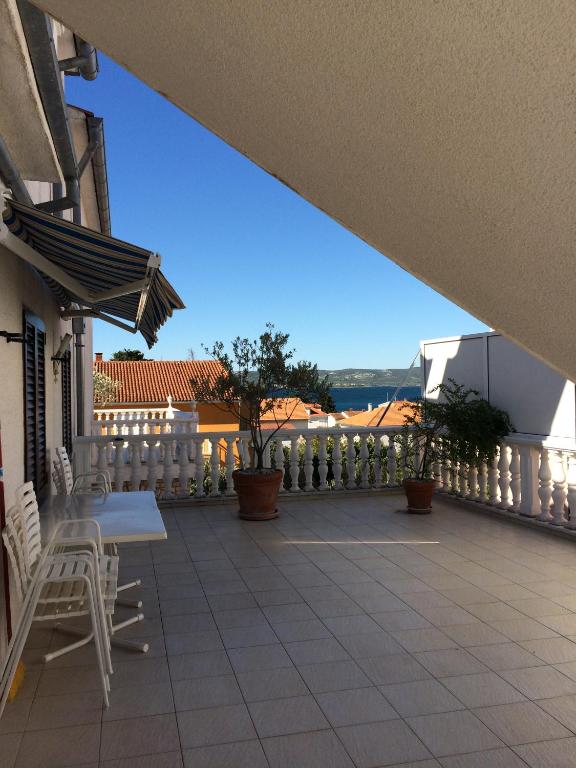 Apartments Kraljev Stanko - Two-Bedroom Apartment With Balcony