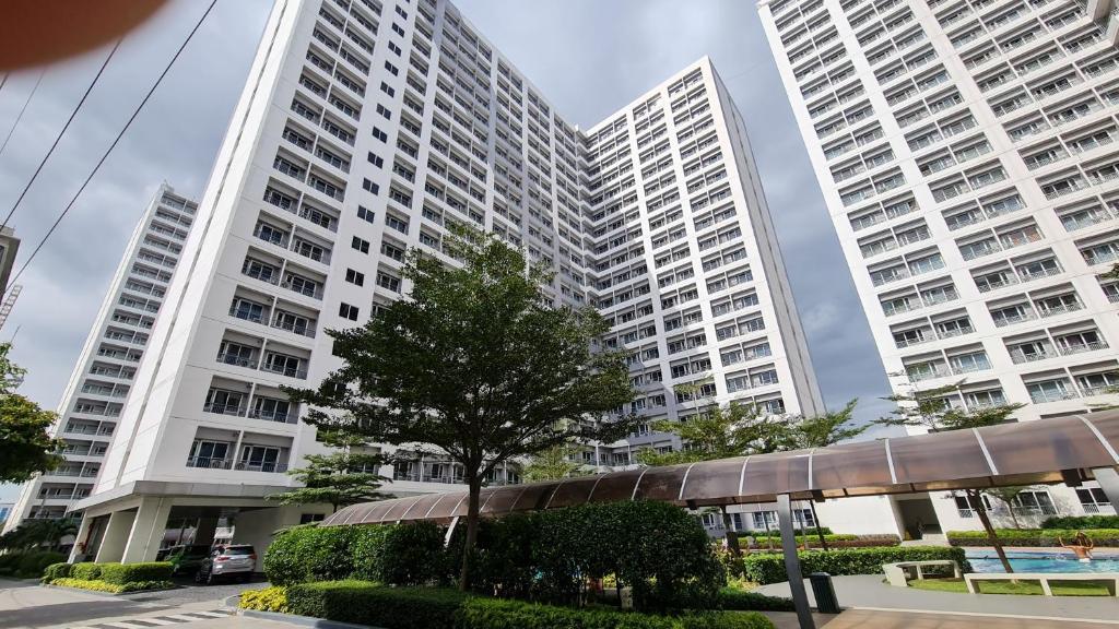 Staycation at Grace Condo Near BGC