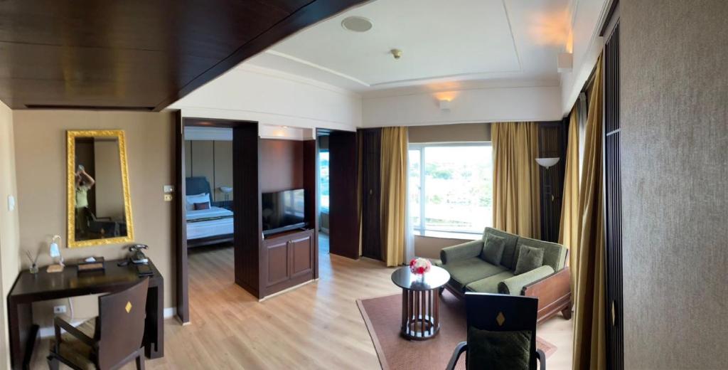 Krungsri River Hotel - Suite Avec Vue Sur La Rivière