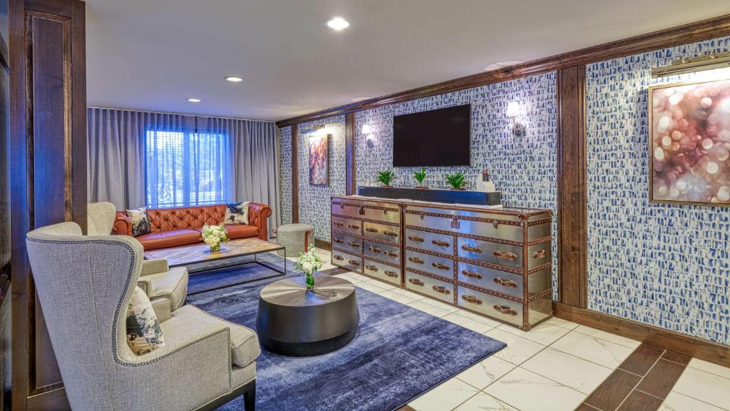 TV a/nebo společenská místnost v ubytování DoubleTree by Hilton Port Huron