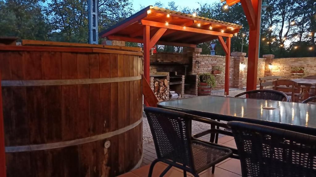 Patio nebo venkovní prostory v ubytování Gyopárosi Vendégház