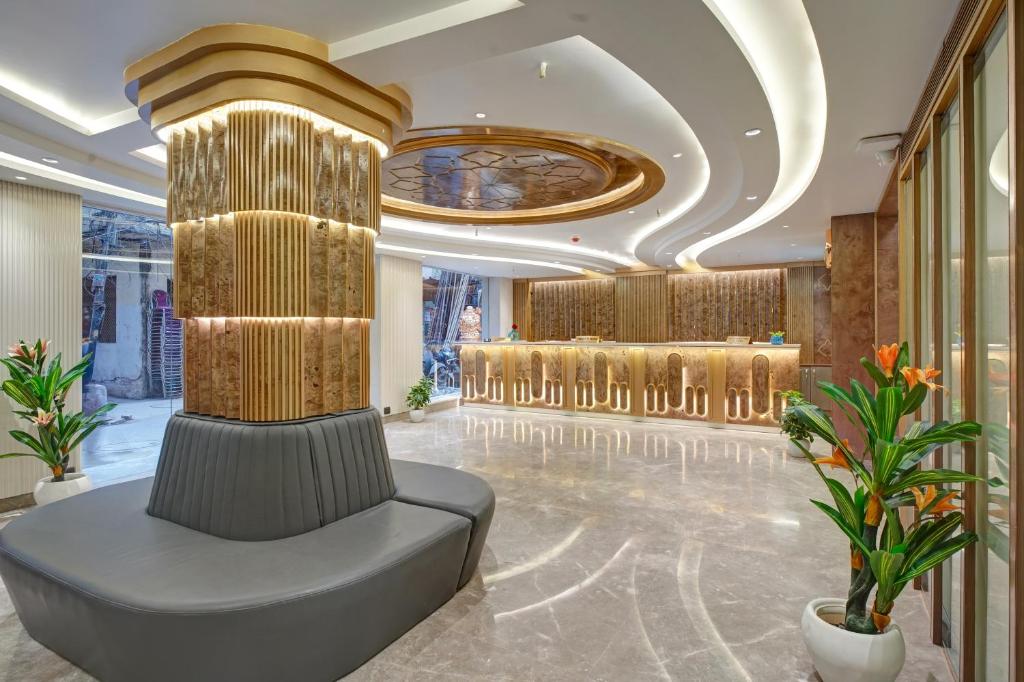 Fotografie z fotogalerie ubytování Newly Built Gold The Royal With Rooftop Restaurant - 2Mins Walk From New Delhi Rail Station & 5Mins from Connaught Place v Novém Dillí