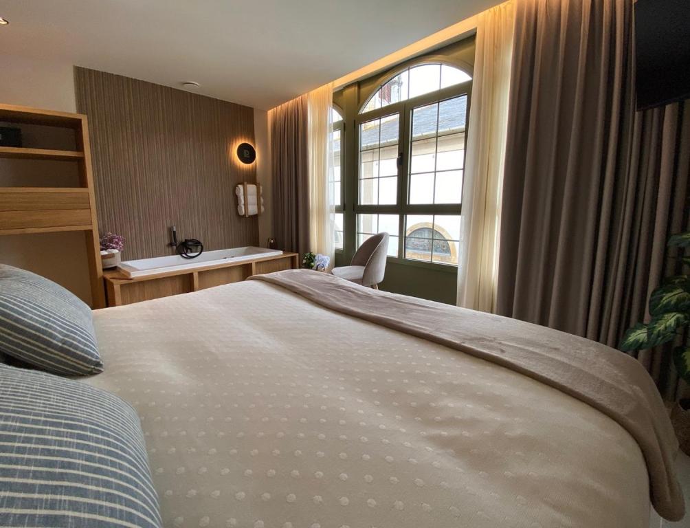 Hotel Puerto de Luarca - King Room With Spa Bath